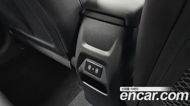 Hyundai Venue — Фото автомобиля 25
