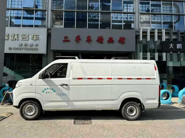 JAC Motors Blue Cat — Фото автомобиля 2