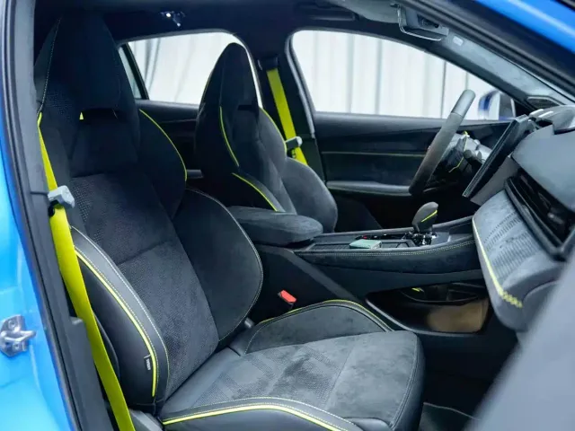 Lynk & Co 03 — Фото автомобиля 9