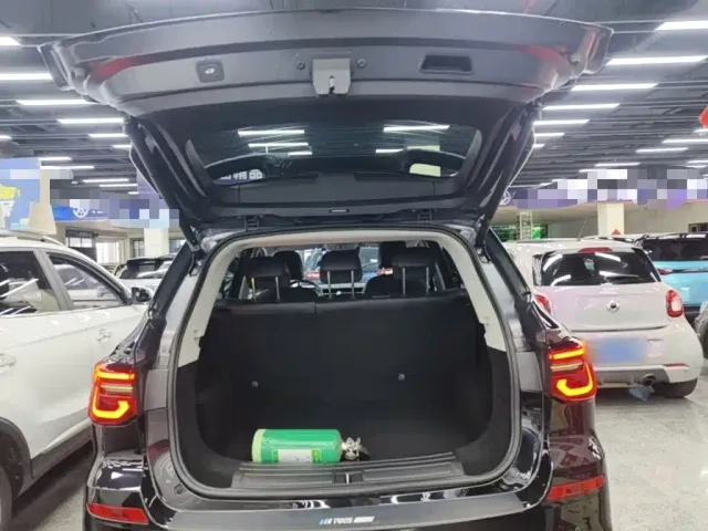 Roewe RX5 — Фото автомобиля 18