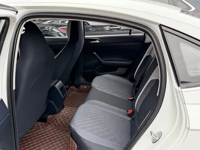 Volkswagen Lavida — Фото автомобиля 8