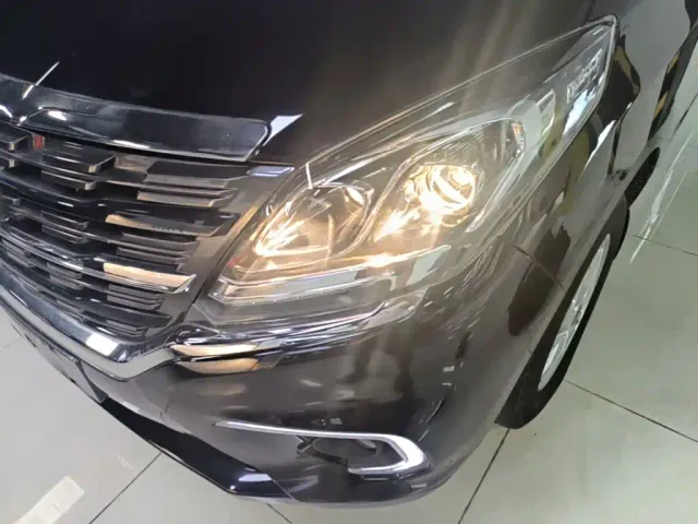 Forthing Fengxing M7 — Фото автомобиля 23