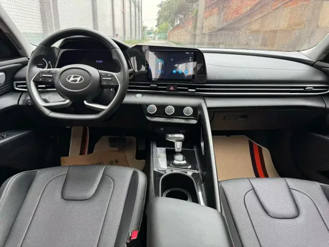 Hyundai Elantra — Фото автомобиля 4