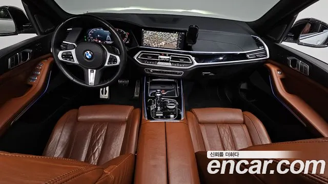 BMW X7 M50i 6 мест — Фото автомобиля 7