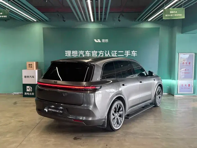 Li Auto L8 — Фото автомобиля 5