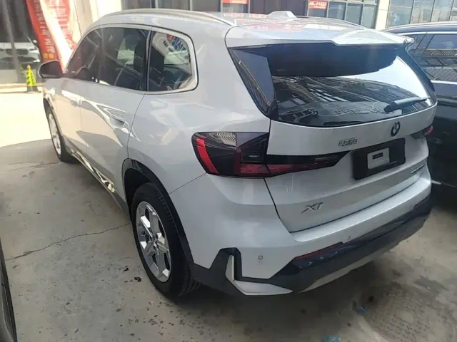 BMW X1 — Фото автомобиля 4