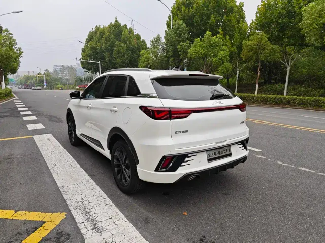 JAC Motors JAC QX PHEV — Фото автомобиля 4