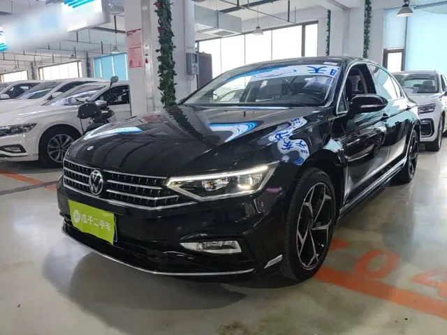 Фотография автомобиля — Volkswagen Magotan