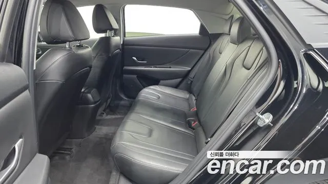 Hyundai AVANTE Avante (CN7) — Фото автомобиля 12