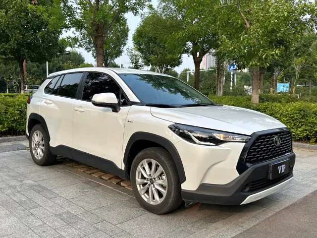 Toyota Corolla Cross — Фото автомобиля 3