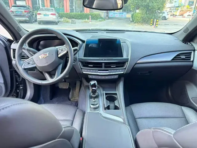 Cadillac CT5 — Фото автомобиля 6