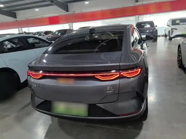 BYD Qin L — Фото автомобиля 5