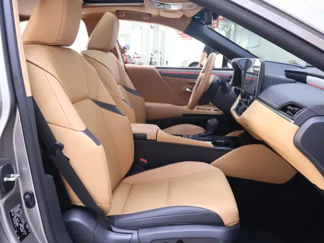 Lexus ES — Фото автомобиля 21