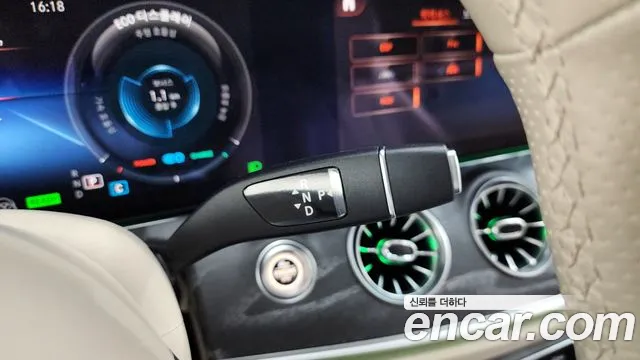 Mercedes-Benz E-Class — Фото автомобиля 9