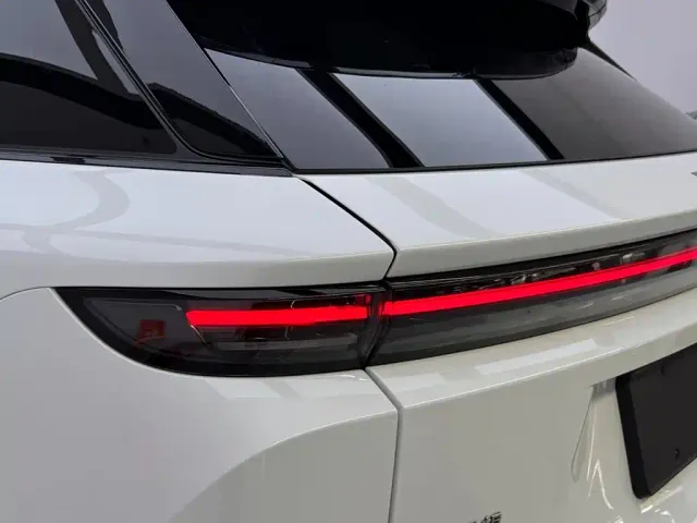 Li Auto i6 — Фото автомобиля 11