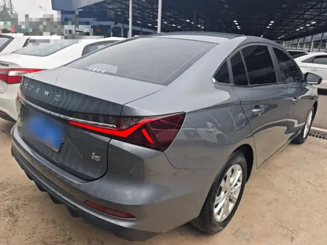 Roewe i5 — Фото автомобиля 6
