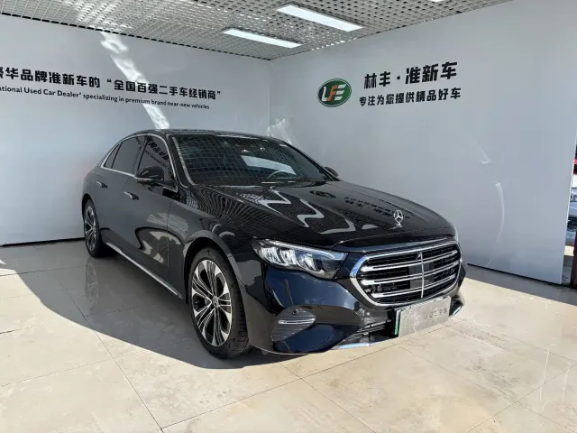 Mercedes-Benz E-Class — Фото автомобиля 4