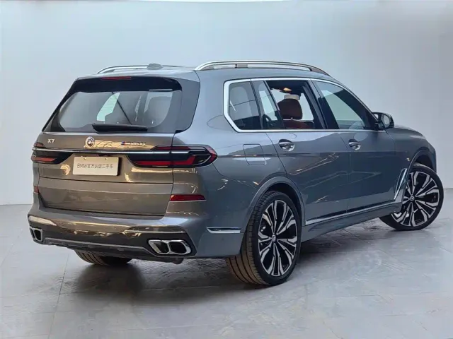 BMW X7 — Фото автомобиля 4