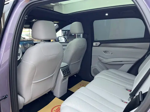 BYD Song Ultra — Фото автомобиля 5