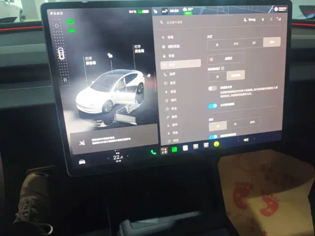 Tesla Model 3 — Фото автомобиля 12