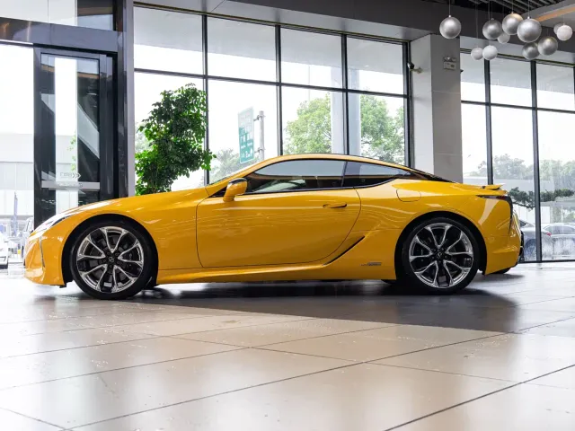 Lexus LC — Фото автомобиля 4