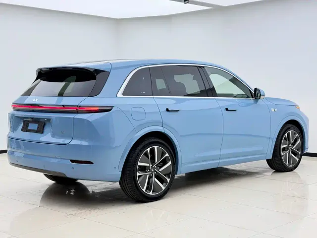 Li Auto L7 — Фото автомобиля 7