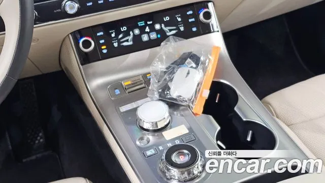 Genesis GV70 — Фото автомобиля 12