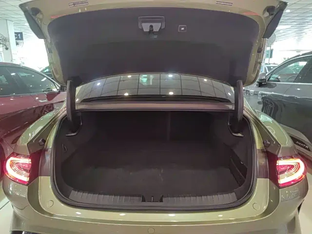 Xiaomi SU7 — Фото автомобиля 18