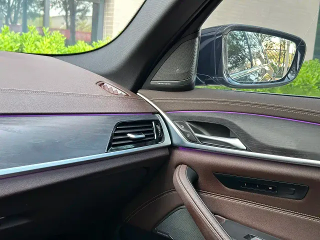 BMW 5 Series — Фото автомобиля 4
