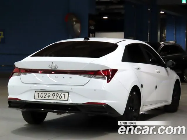 Hyundai Avante CN7 — Фото автомобиля 2