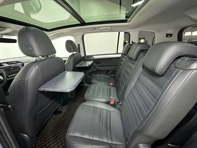 Volkswagen Touran — Фото автомобиля 16