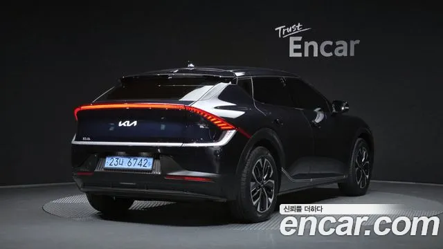 Kia EV6 — Фото автомобиля 2