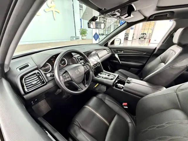 Honda UR-V — Фото автомобиля 6
