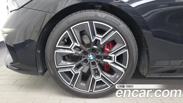 BMW 5 Series G60 — Фото автомобиля 5