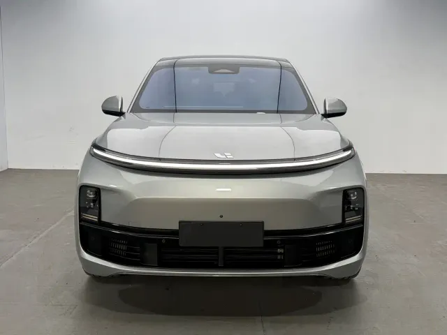 Li Auto L8 — Фото автомобиля 2