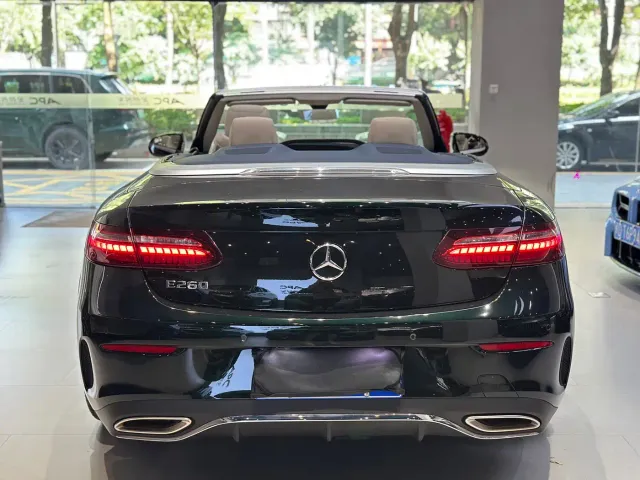 Mercedes-Benz E-Class — Фото автомобиля 12