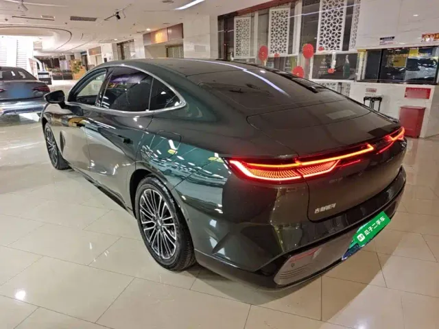 Geely Galaxy Xingyao 8 — Фото автомобиля 4