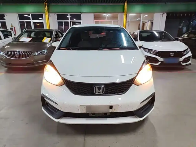 Honda Fit — Фото автомобиля 2