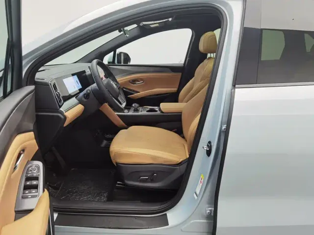 BYD Song L DM-i — Фото автомобиля 10