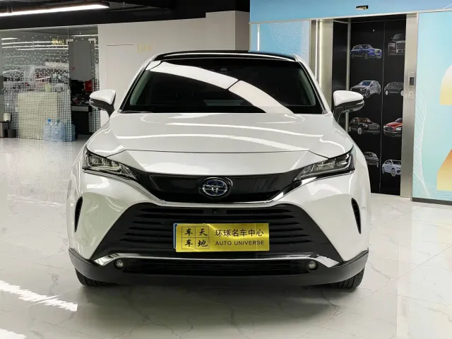 Toyota Harrier — Фото автомобиля 2