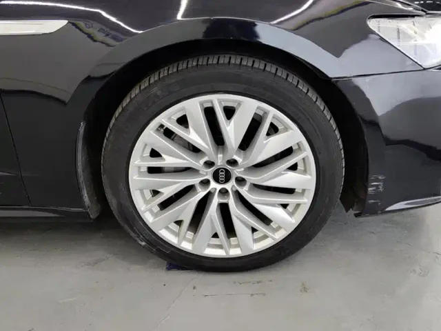 Audi Audi A7L 2024 45TFSI S-line Dream Edition Crystal Package — Фото автомобиля 6