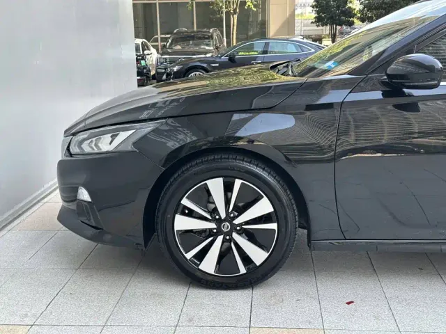 Nissan Teana — Фото автомобиля 5