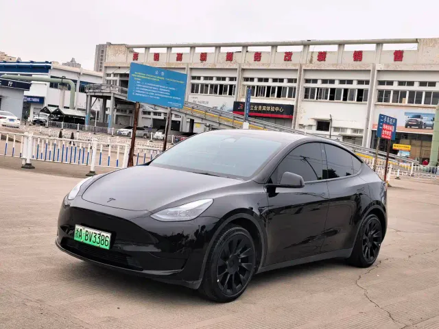 Фотография автомобиля — Tesla Model Y