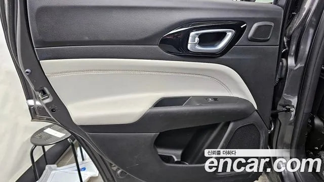Jeep Compass — Фото автомобиля 25