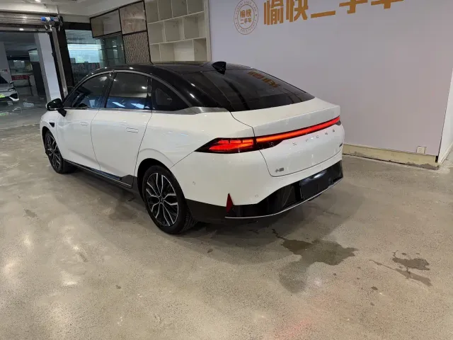 Xpeng P5 — Фото автомобиля 7