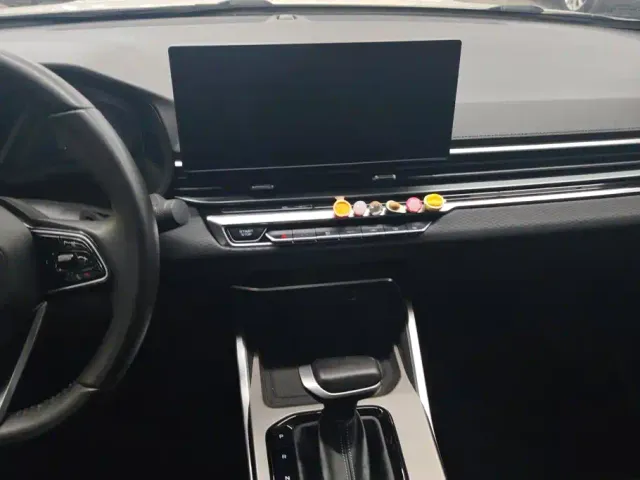 Geely Emgrand — Фото автомобиля 13