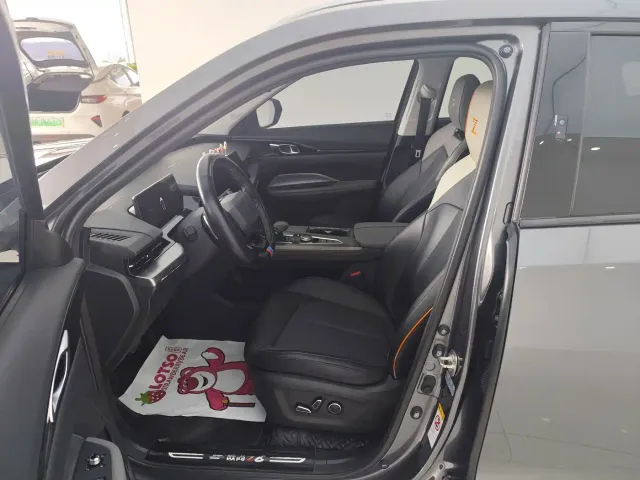 Changan Z6 — Фото автомобиля 4