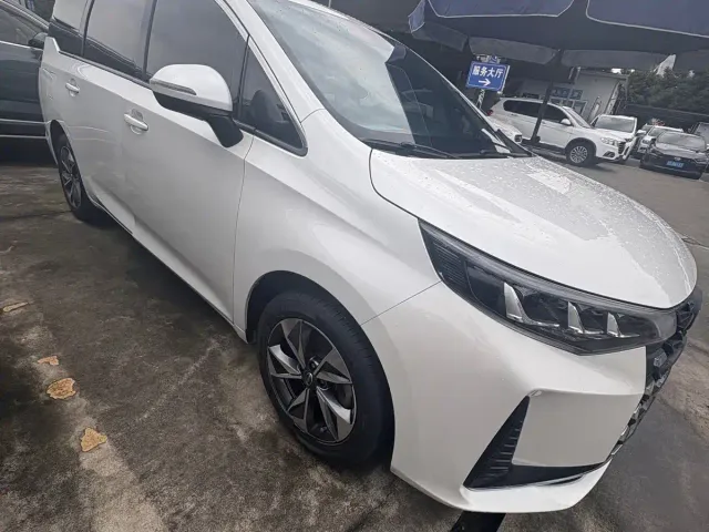 GAC Trumpchi M6 — Фото автомобиля 6