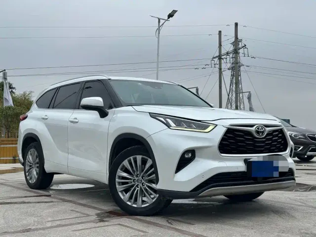 Toyota Highlander — Фото автомобиля 2
