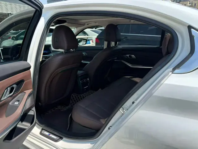 BMW 3 Series — Фото автомобиля 6